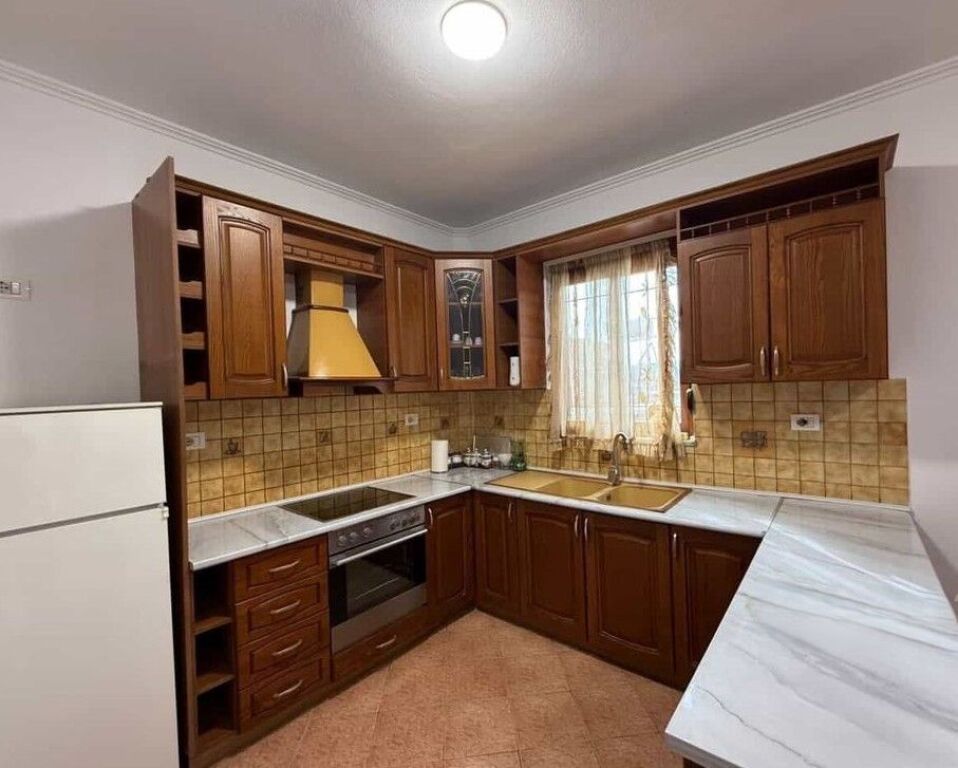 Apartment 2+1+2 for rent in the Pallati me Shigjeta area, near the New Market!