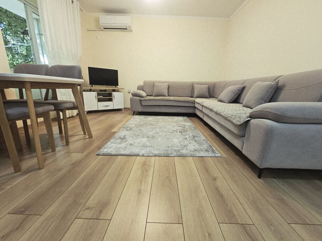 VENDESI APPARTAMENTO 1+1 IN VIA ELBASAN