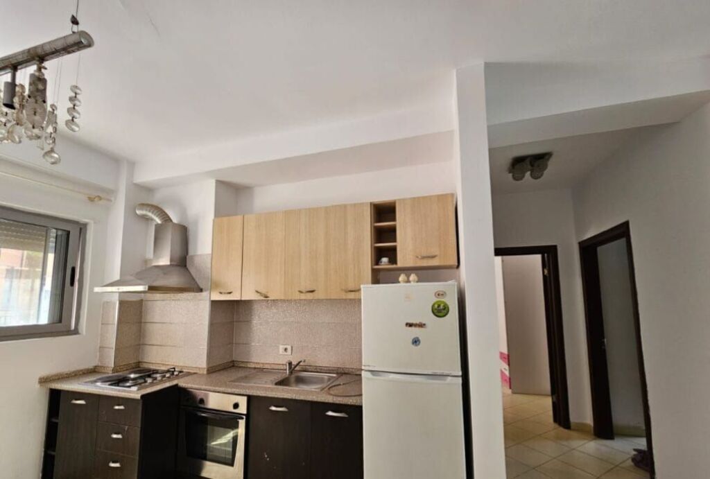 🏡 Apartament 2+1 me Qira – Zona e Kopshtit Botanik 🌿