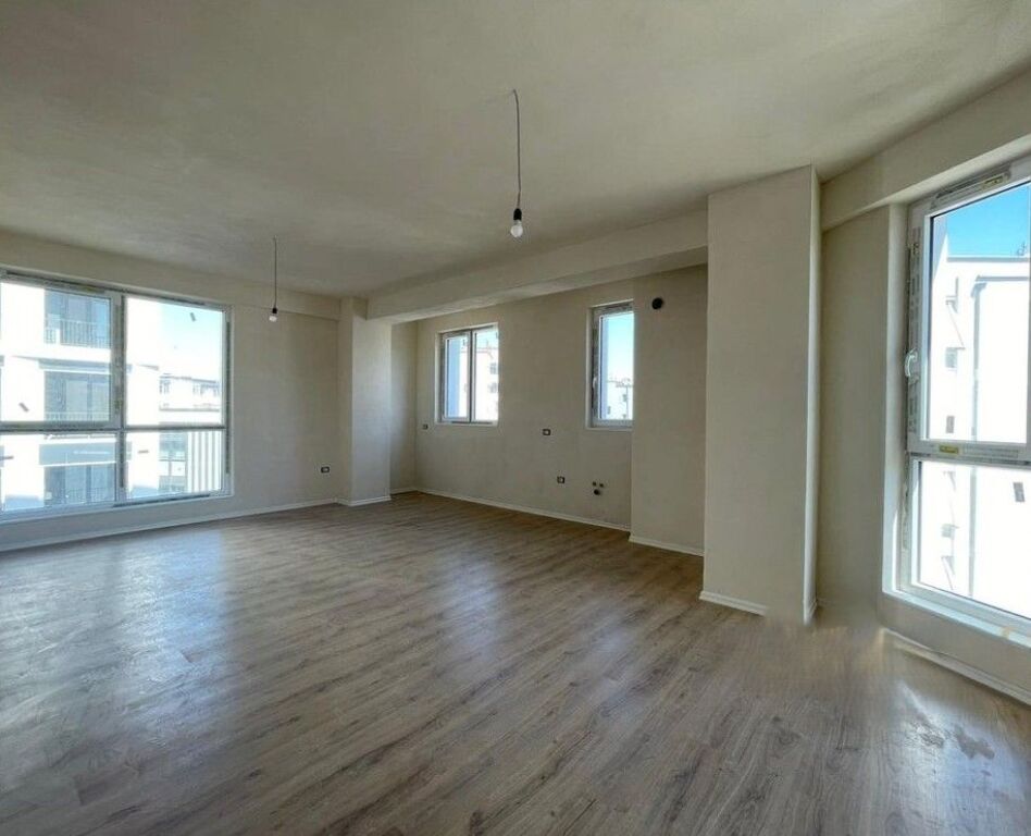 SHITET APARTAMENT 3+1+2 TEK KOMUNA E PARISIT