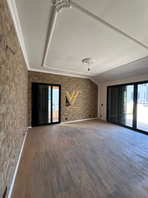 VILLA SU TRE PIANI IN AFFITTO VICINO AL GIARDINO ZOOLOGICO 3.500 EURO