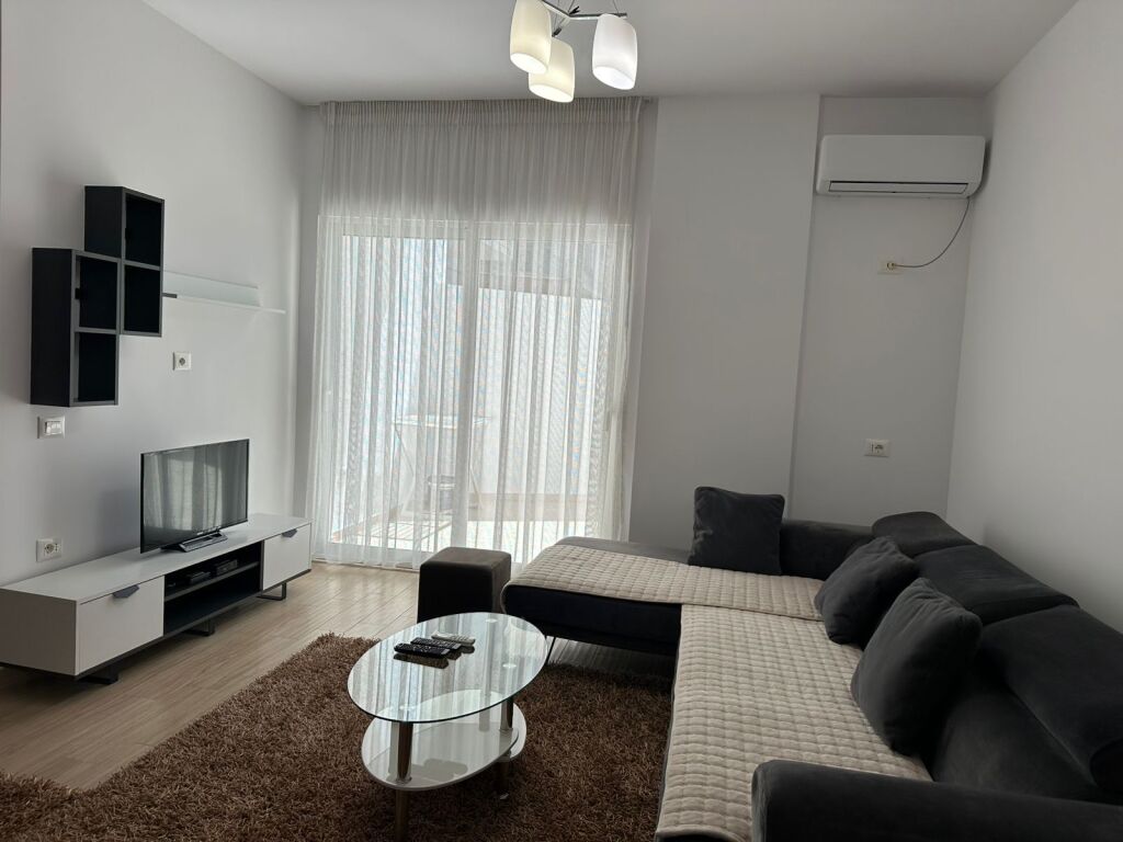 Apartament 1+1 me qira te Pallatet e Verdha