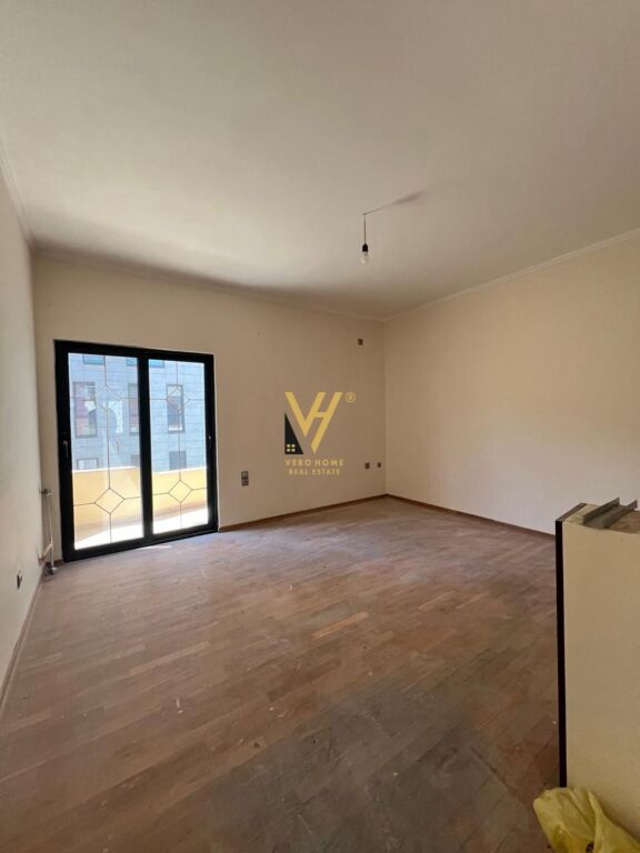 VILLA SU TRE PIANI IN AFFITTO VICINO AL GIARDINO ZOOLOGICO 3.500 EURO