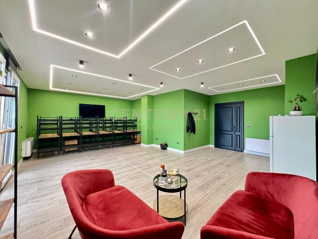 QIRA, ZYRË MODERNE - 180 M2 me PAMJE, PORCELAN‼️