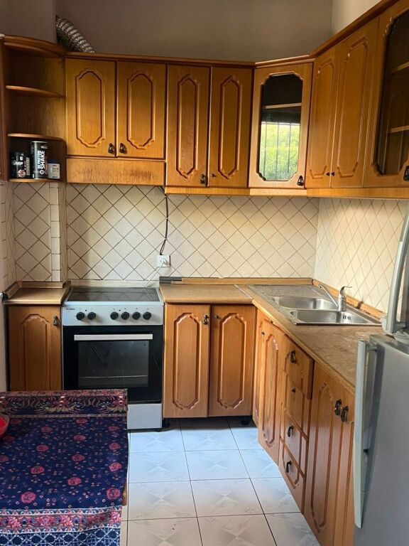 🏡 Jepet me qera shtëpi private 3+1 + Post Parkimi – Fresk