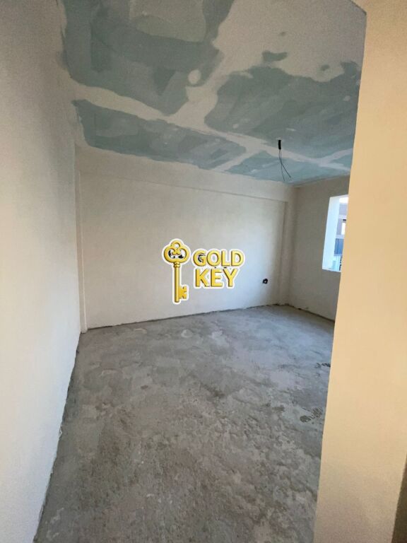 🏡 SHITET APARTAMENT 2+1 NË QENDËR, PRANË BLUE STAR – DURRËS