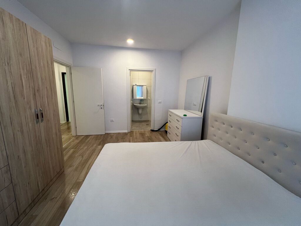 Univers City- apartment for rent (business use only)
