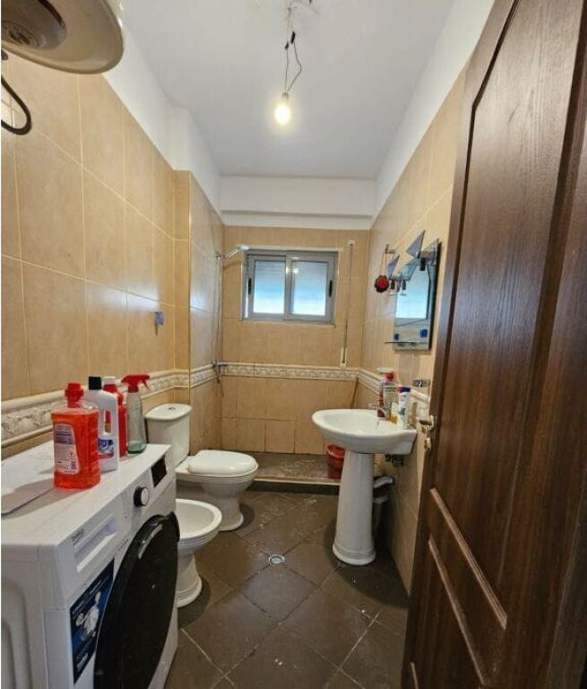 🏡 Apartament 2+1 me Qira – Zona e Kopshtit Botanik 🌿
