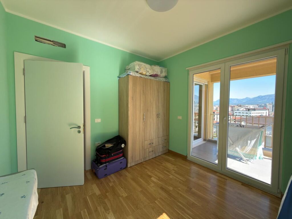 Shitet, Apartament 3+1+ 2 Ballkone + Grazh, ” Selitë ”, Tiranë.