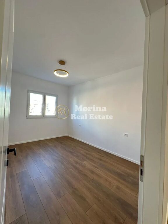 Shitje | Apartament 2 + 1 | Ish Stacioni i Trenit | 193000 €