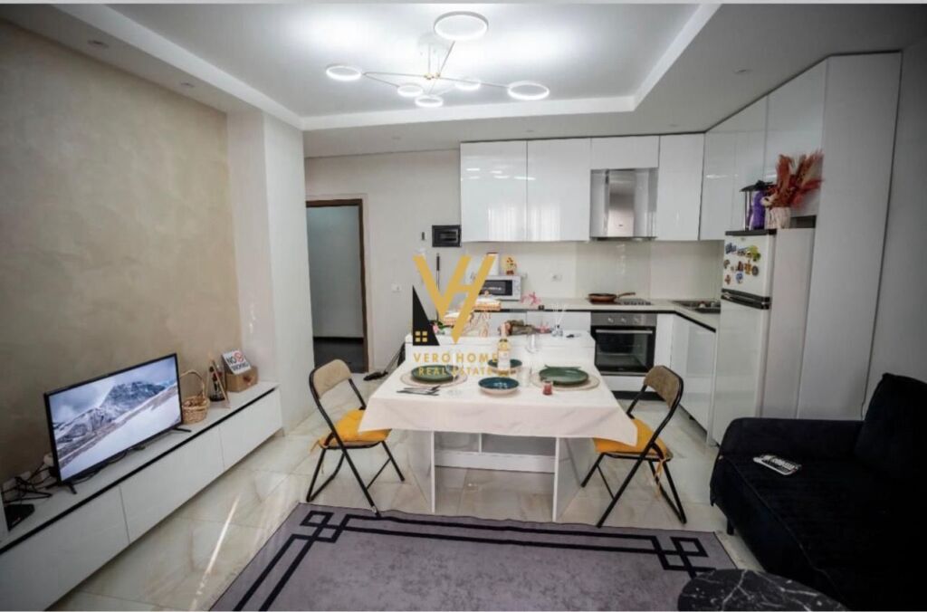 JEPET APARTAMENT 1+1+BLK ME QERA TE 21 DHJETORI 60.000 LEKE