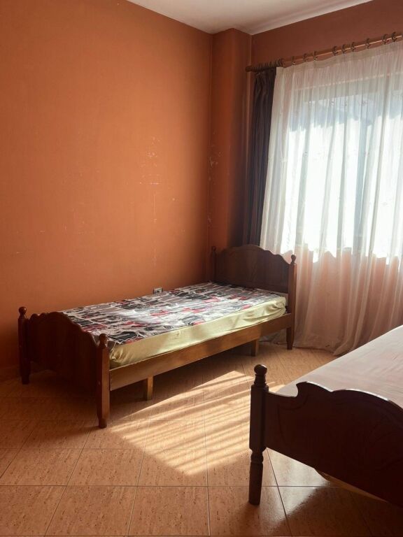 🏡 Jepet me qera shtëpi private 3+1 + Post Parkimi – Fresk