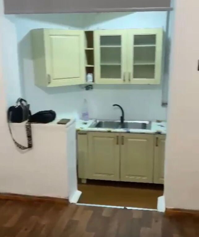 Appartamento 1+1 (casa privata) in affitto in Via Elbasani!