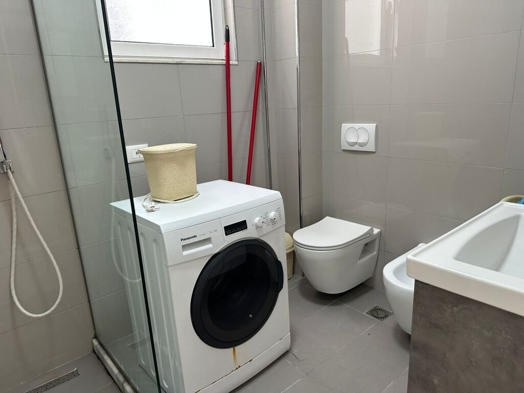 Apartament 1+1 me qira te Pallatet e Verdha
