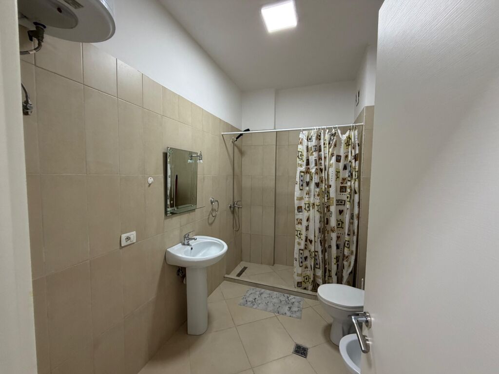 Apartment 1+1 for rent at 5 Maji  The apartment is located in a new building, with modern conditions and high construction quality.  * Area: 70 m² * Floor: 2 * Layout: 1 bedroom + living room with kitchen * Furnishing: completely new, never lived in before  💰 Price: 55,000 lek/month