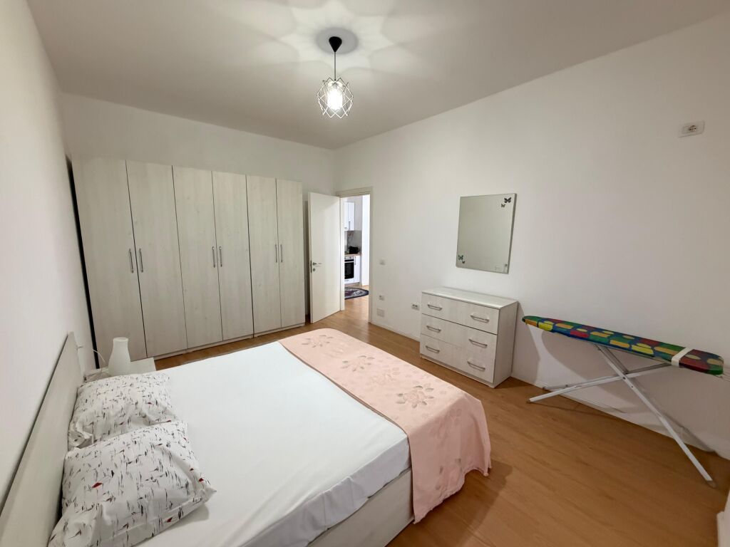 Apartment 1+1 for rent at 5 Maji  The apartment is located in a new building, with modern conditions and high construction quality.  * Area: 70 m² * Floor: 2 * Layout: 1 bedroom + living room with kitchen * Furnishing: completely new, never lived in before  💰 Price: 55,000 lek/month