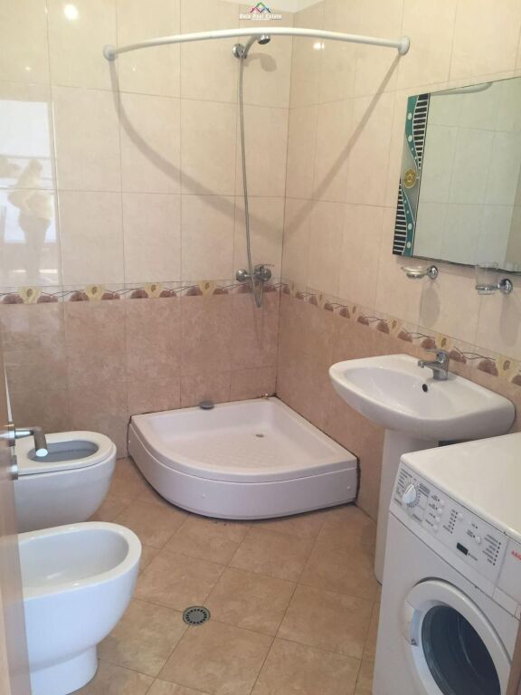 Apartament Me Qera 1+1 Ne Xhamllik (ID B2101641) Tirane