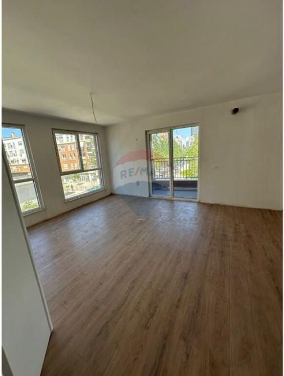 WE SELL APARTMENT TRAIN STATION!
