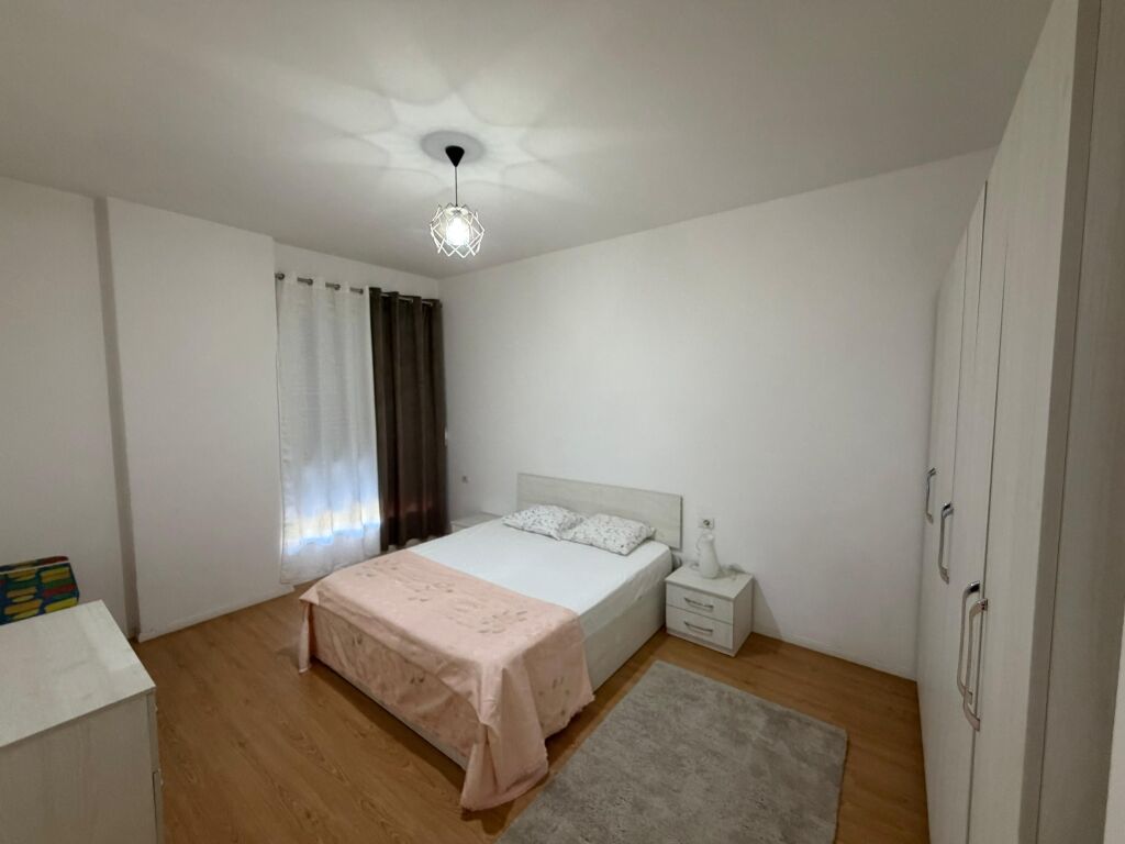 Apartment 1+1 for rent at 5 Maji  The apartment is located in a new building, with modern conditions and high construction quality.  * Area: 70 m² * Floor: 2 * Layout: 1 bedroom + living room with kitchen * Furnishing: completely new, never lived in before  💰 Price: 55,000 lek/month