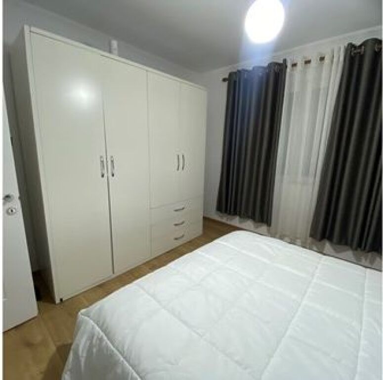 Ofrojme me qira 1+1 te 21 Dhjetori, Rruga Kongresi i Lushnjes...
