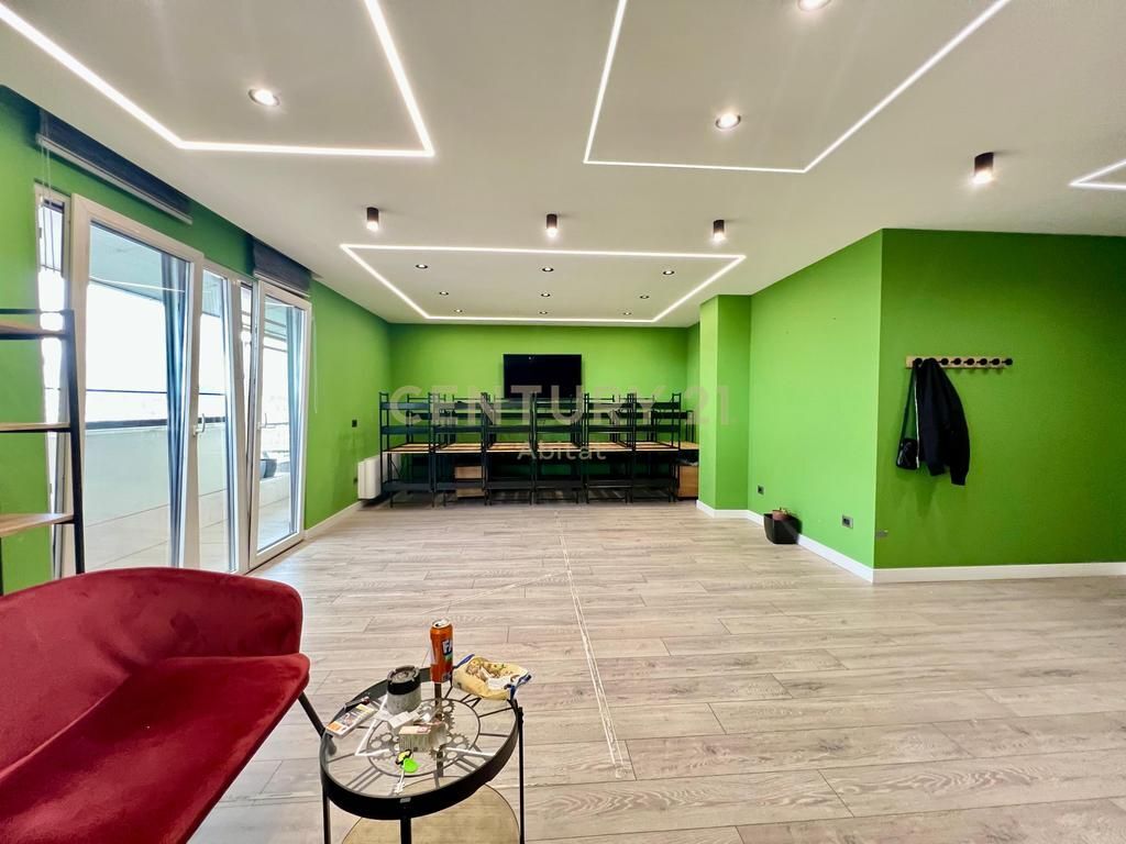 QIRA, ZYRË MODERNE - 180 M2 me PAMJE, PORCELAN‼️