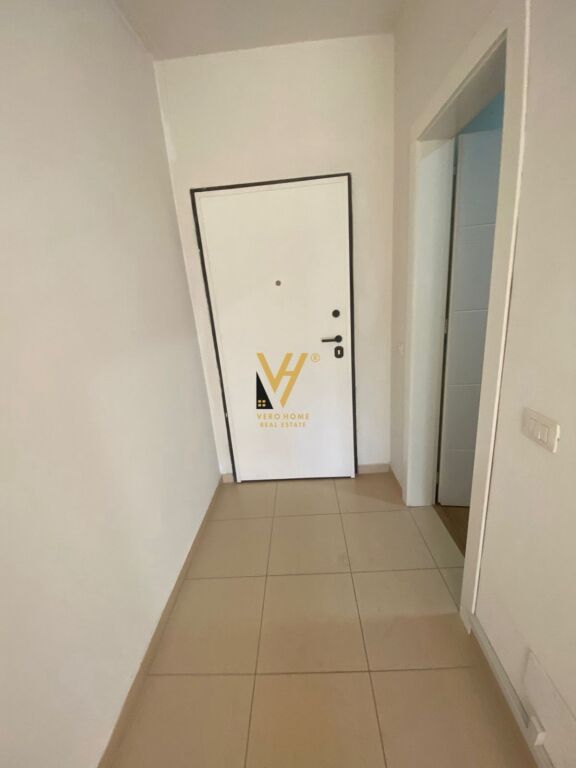 OFFICE 68 M2 FOR RENT ON KOSOVAREVE STREET 100,000 LEKE