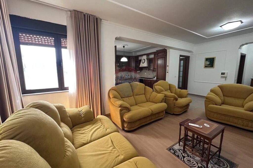 Apartament 2+1+2 me qera Blloku
