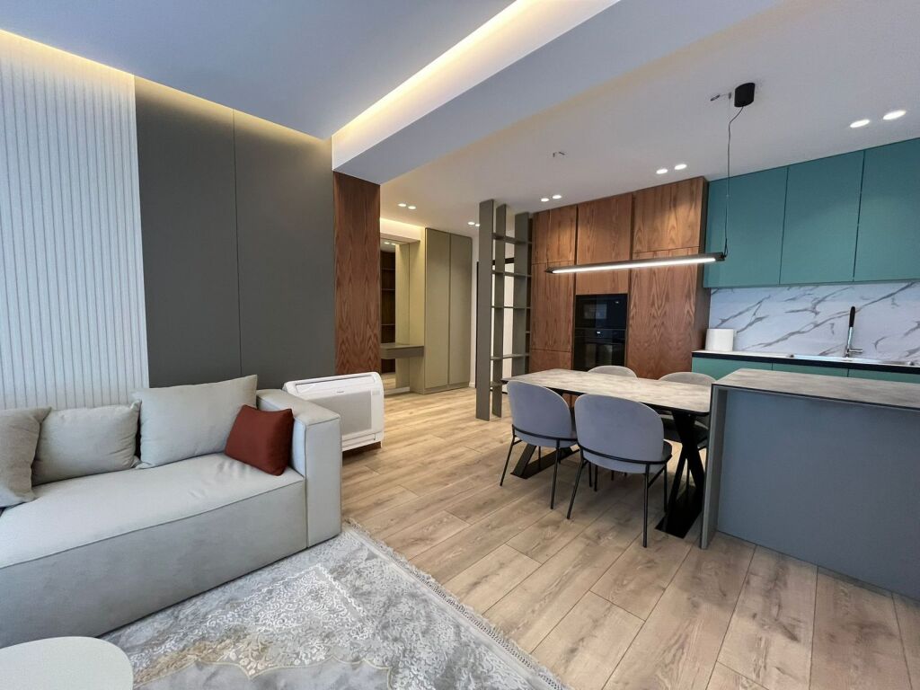 Affittasi 3+1+parcheggio Kodra e Diellit 1800€
