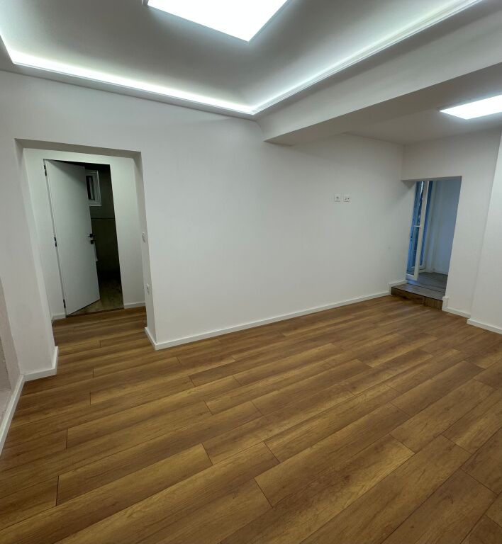 Locale in Affitto, Blv. Jean Dark