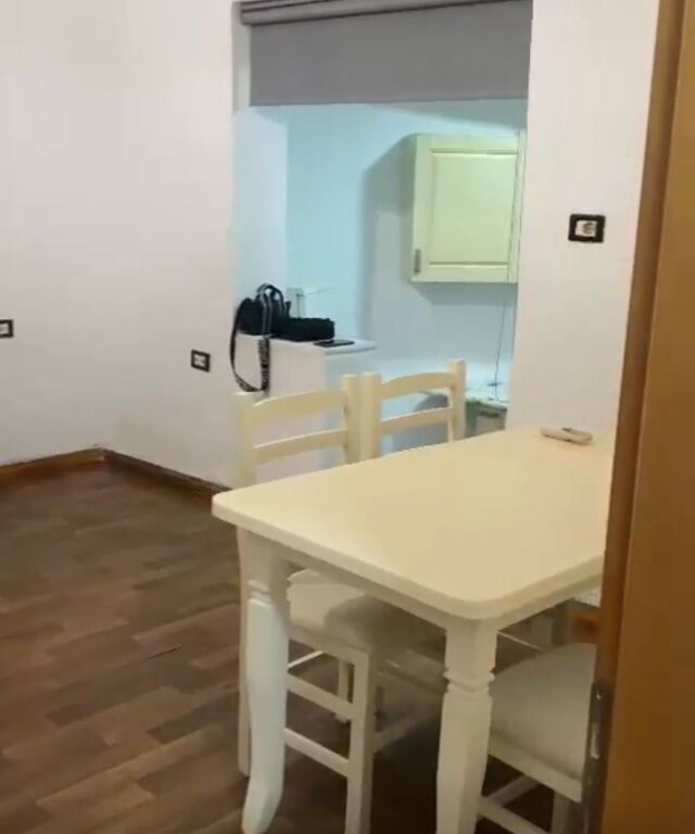 Appartamento 1+1 (casa privata) in affitto in Via Elbasani!