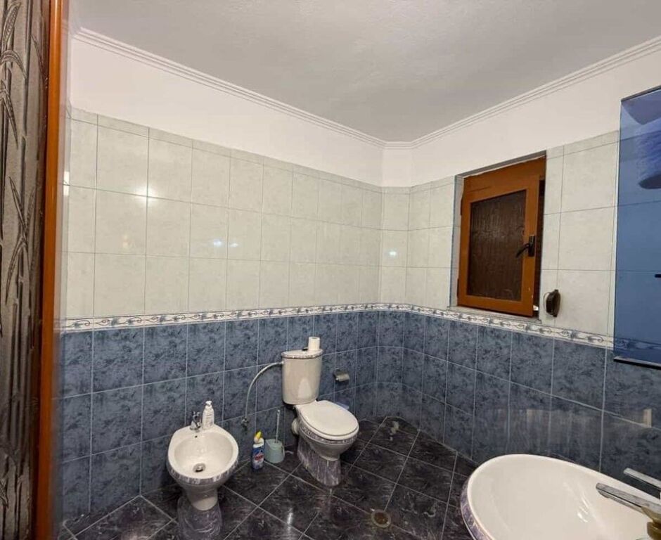 Apartment 2+1+2 for rent in the Pallati me Shigjeta area, near the New Market!