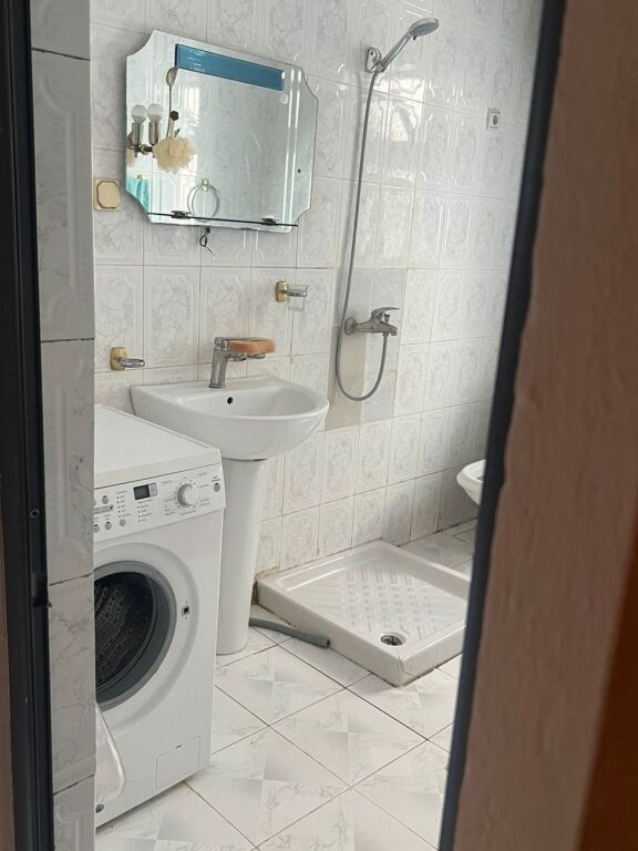 🏡 Jepet me qera shtëpi private 3+1 + Post Parkimi – Fresk