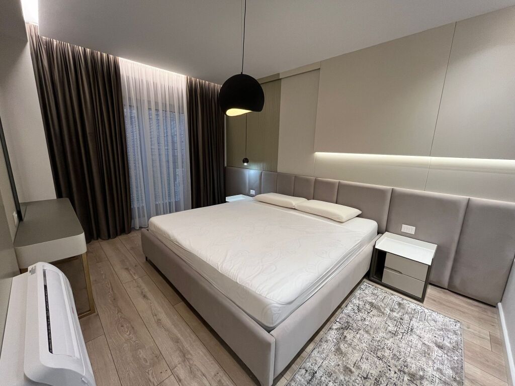 3+1, with veranda and parking, kodra e diellit 2, 1500 euros
