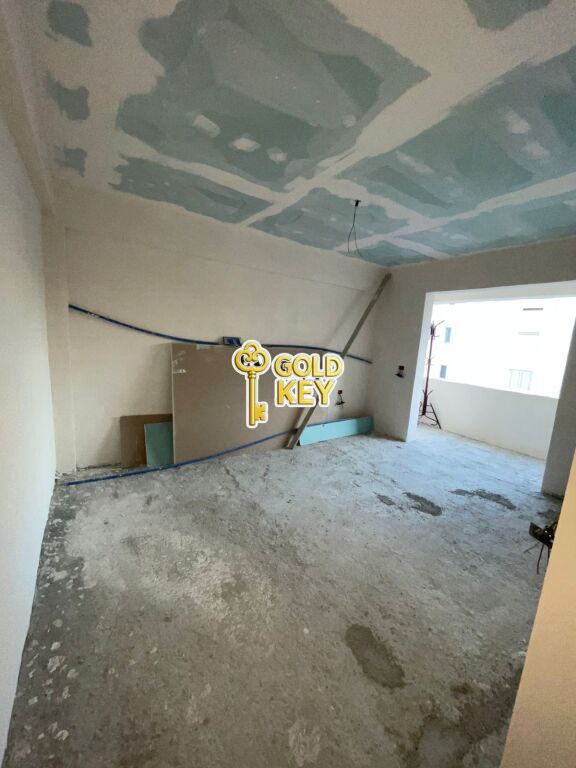 🏡 SHITET APARTAMENT 2+1 NË QENDËR, PRANË BLUE STAR – DURRËS