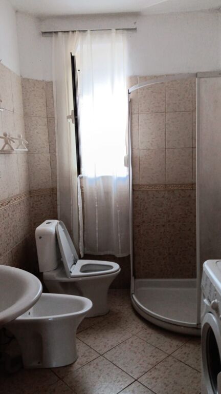 Apartament me qera 2+1 rruga e durresit