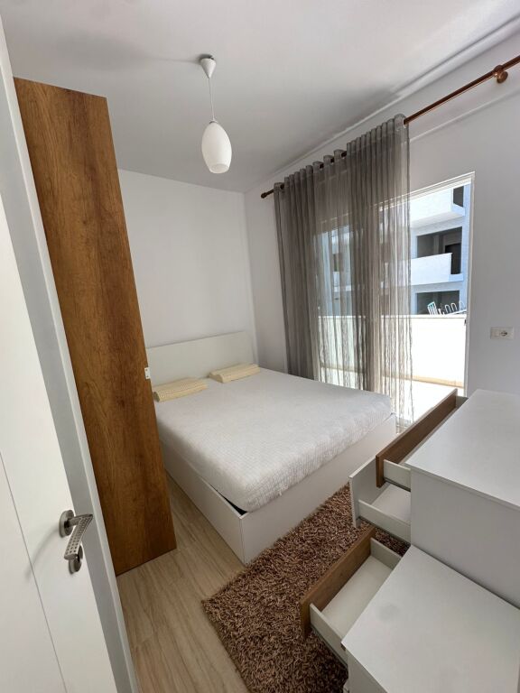 Apartament 1+1 me qira te Pallatet e Verdha