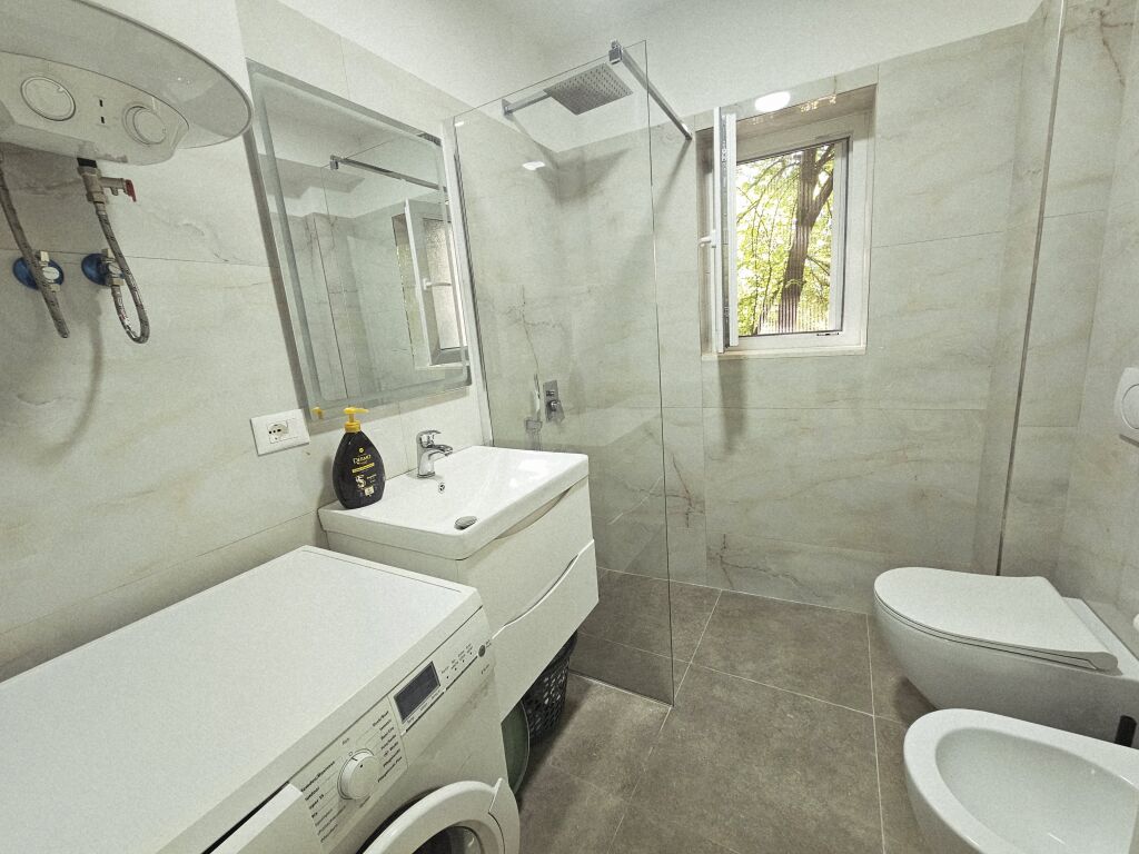 VENDESI APPARTAMENTO 1+1 IN VIA ELBASAN