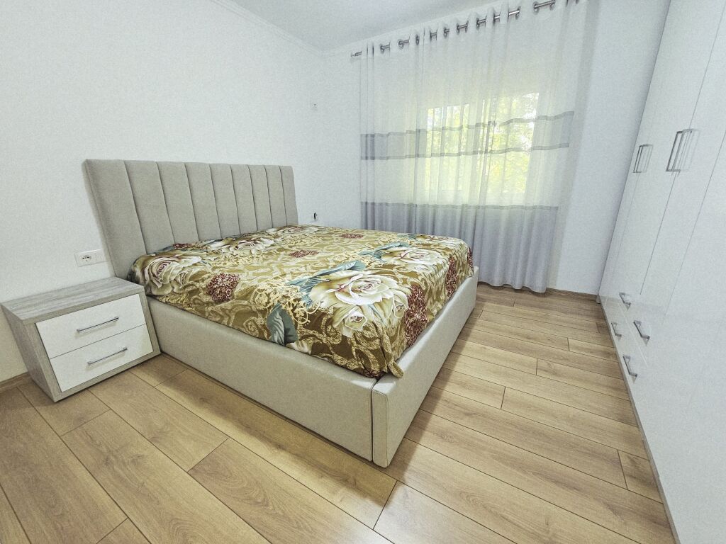 VENDESI APPARTAMENTO 1+1 IN VIA ELBASAN