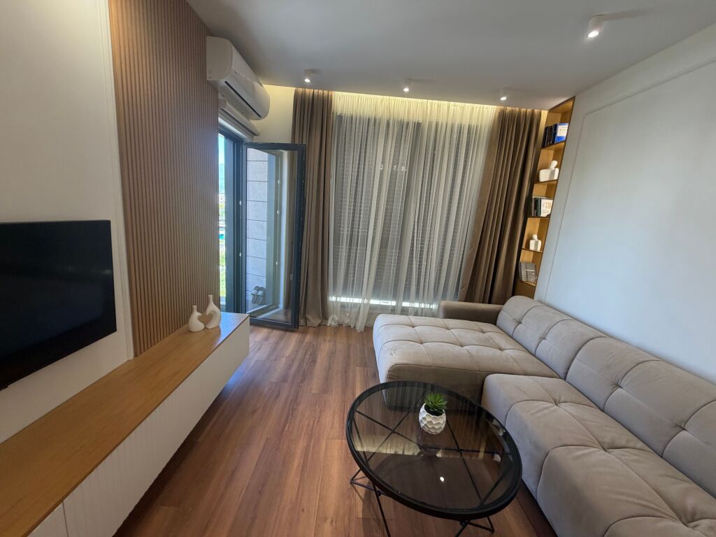 1+1, arredato, residenza Kensli, porcellana, 700 mila lek