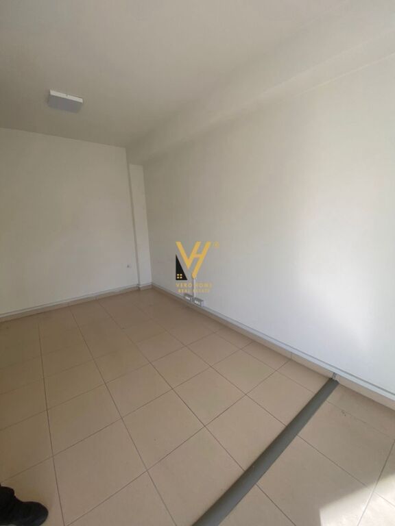 OFFICE 68 M2 FOR RENT ON KOSOVAREVE STREET 100,000 LEKE