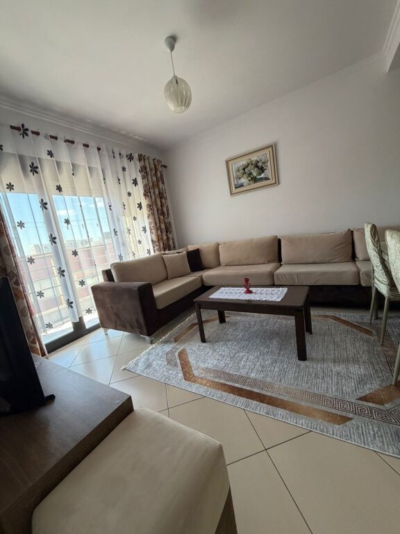 Affitto, Appartamento 2+1+2+Posto Auto, Casa Italia, Tirana