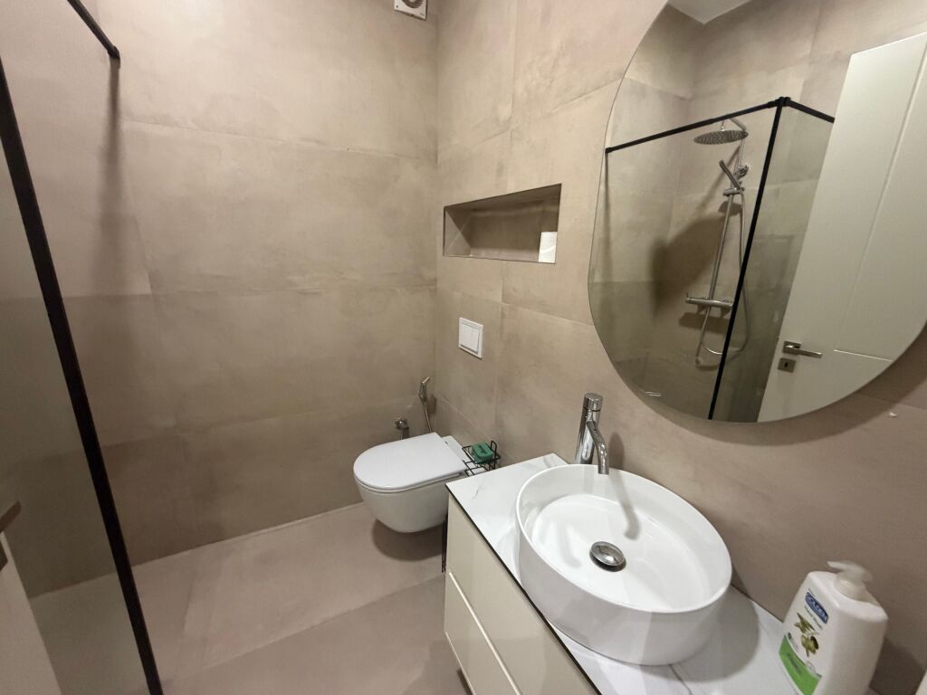 1+1, arredato, residenza Kensli, porcellana, 700 mila lek