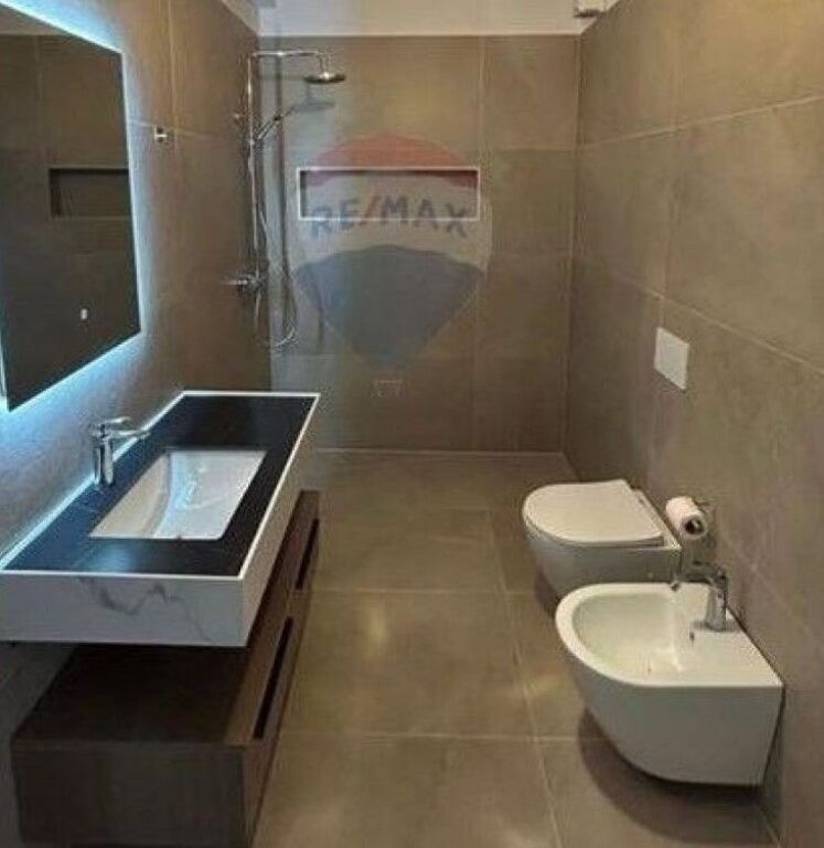 Jepet me qera Apartament 1+1 ne Xhamllik ID: 530361001-2033