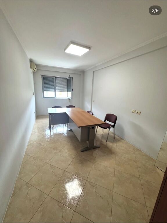 Appartamento per ufficio, su viale Zogu i Pare, prezzo 500 mila lek