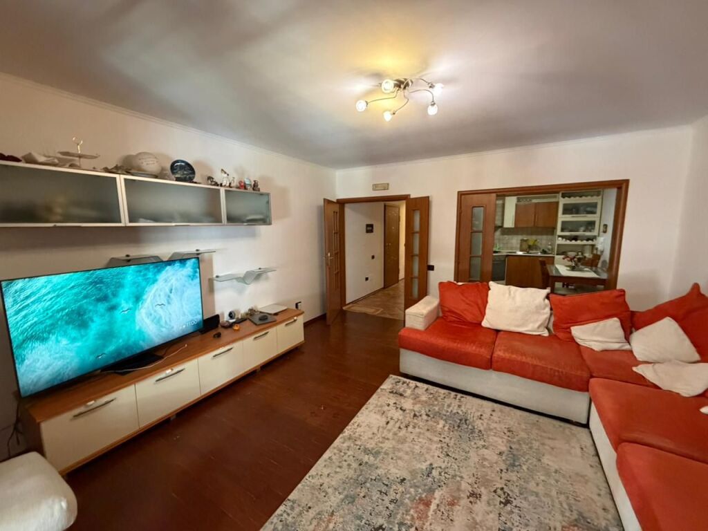Apartament 3+1 per shitje tek Someg ne Myslym Shyri.