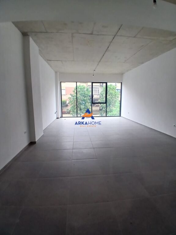 UFFICIO IN AFFITTO 60M2 "VIA BARRICATE" 95000 LEKE