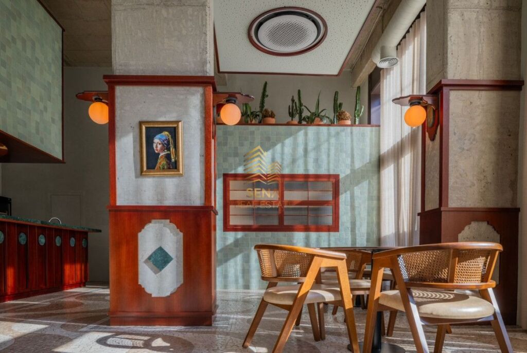 Vendesi in vendita Bar- Coffee-Ristorante, Centro – Via Urani Pano, 175.000 Euro