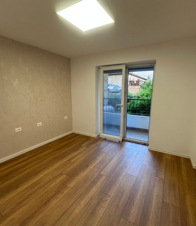 Locale in Affitto, Blv. Jean Dark