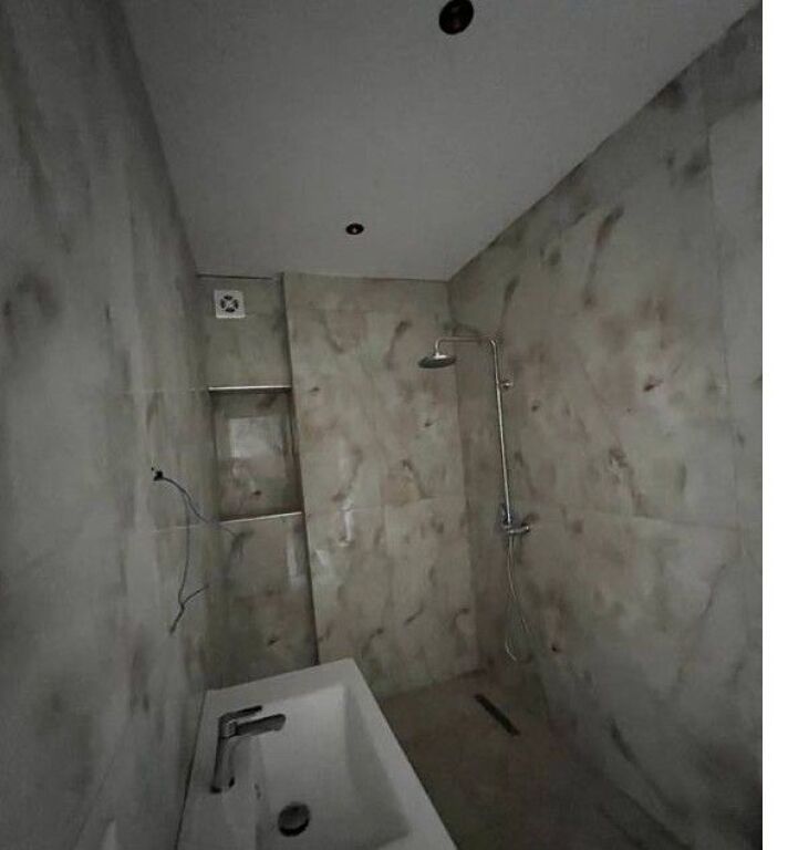 Shitet Apartament 2+1+2 prane Shkolles se Kuqe