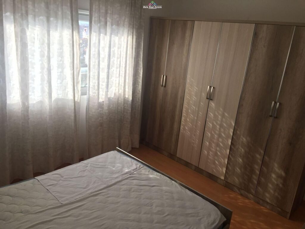 Apartament Me Qera 1+1 Ne Xhamllik (ID B2101641) Tirane
